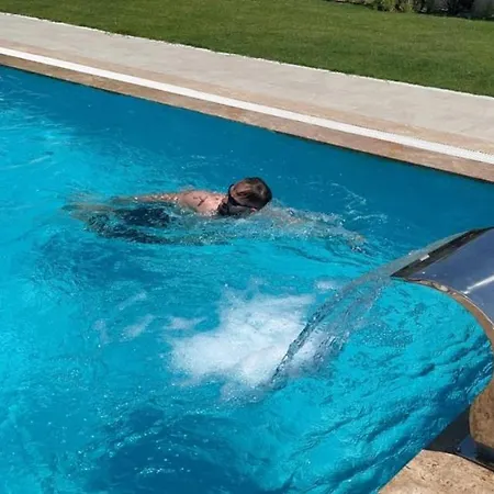 Semi -privater Aussenpool & Innenpool - Whirlpool *